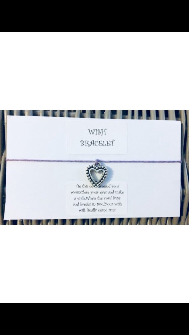 TwoLittleCurls's tweet photo. Hello @HandmadeHour Here’s a few new items for you all 😊 #handmadehour #craftbuzz #crafth #womaninbiz #etsyfinds https://t.co/BLrUwNL1WR