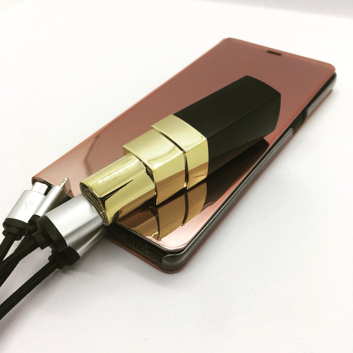 Limini13's tweet photo. Check us out! Literally #CheckOut 🛒 🛍on https://t.co/LjQ8MOwTvk Today! #powerbank #technology #electronics #mobilephones #samsung #galaxy #note #galaxynote9 #Huawei #photooftheday #Motd #Trending 
#Trendalert #Ootd #Ootdmagazine https://t.co/QcDwDVikYr