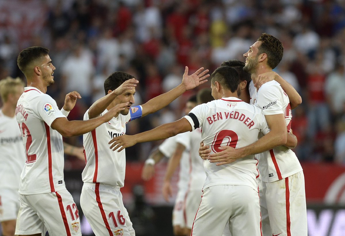 MacasevillonaG's tweet photo. Vamos SEVILLA tu no te rindas vamos pa'lante CAMPEÓN....🎶🎶🎶 FELIZ por la victoria de los mios y por seguir siendo una pobre pobre palangana....😂😂😂😂😂#Vamooooosss💪 https://t.co/KTKG6ZLJjP