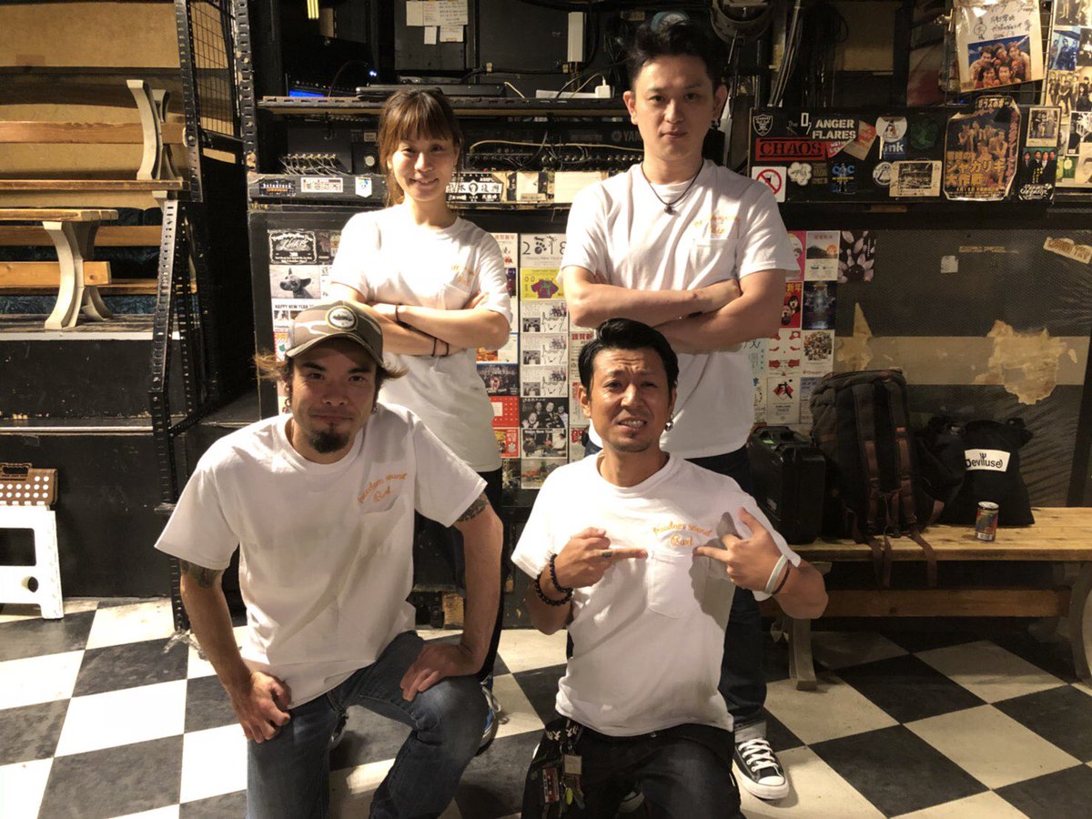 genkid69's tweet photo. BURLツアー真っ只中！！
いつのまにかemberはバールTでおそろ！笑
高まってます！！
今日もありがとうございました！！
明日、、、？今日は岐阜アンツ＼(^o^)／ https://t.co/jEhg6KdCAv