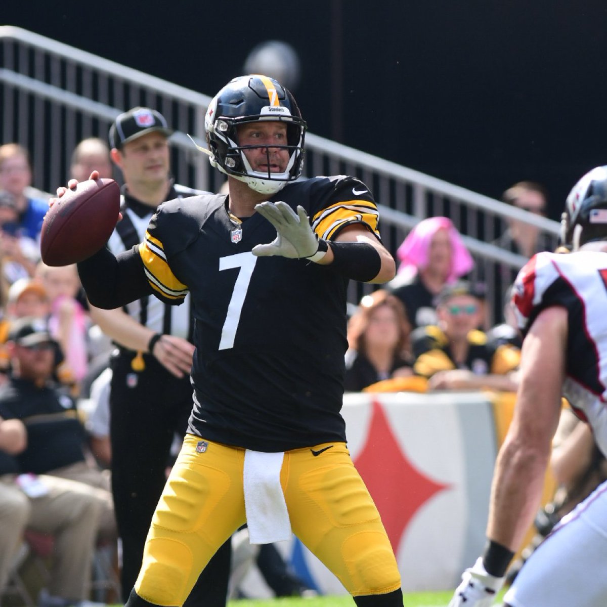 Black & Gold Today tweet media