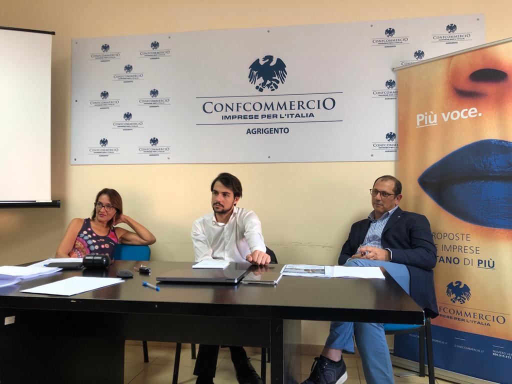 Primo appuntamento di Giunta <a href="/ConfcommercioAg/">Confcommercio Agrigento</a> aperta, con presenza dei rappresentanti delle istituzioni.
Oggi presente il Deputato Michele Sodano con cui ci siamo confrontati sui temi del momento quale Flat tax, Pace fiscale ed Europa