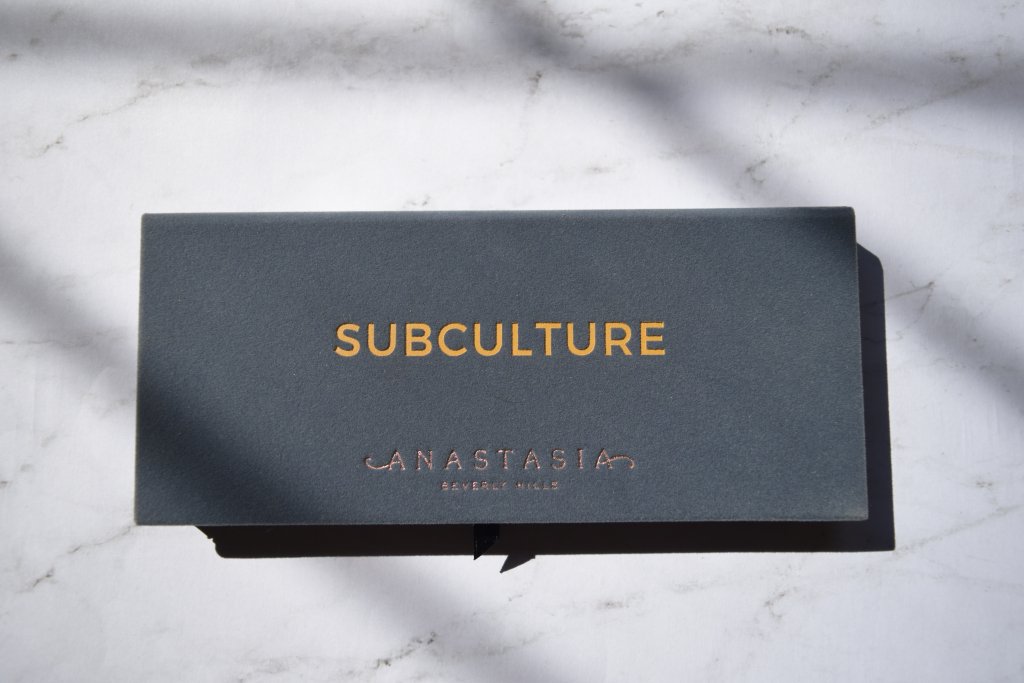 SINCERELEE71's tweet photo. Review: ABH’s Subculture Palette https://t.co/oXazwjQPeM https://t.co/WW56FMmEl3