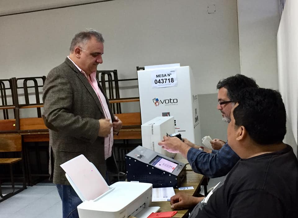 He votado pensando en cada uno de los mensajes que me han mandado en estos días. Una Lima justa es posible gracias a que ustedes han perdido el miedo y han ganado en sueños. Sigamos peleando por Lima, #EsLoJusto