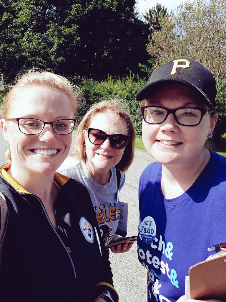 MfromPa's tweet photo. Extremely hot October Day in Beaver County but I got my canvass game on for @AmyFazio4PA. It really helped take my mind off of the doom and gloom in DC. Many folks said all blue no matter what- that’s where we are folks! 30 days until go time! #BlueTsunami2018 https://t.co/hQ2gvey9mb