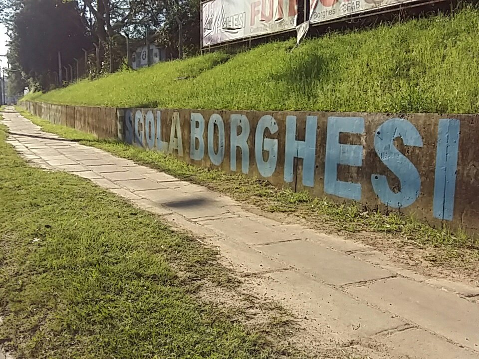 Com trinta minutos para acabar as eleicoes, não se encontra "santinhos" próximo à zona 161. #ulbraeleições2018