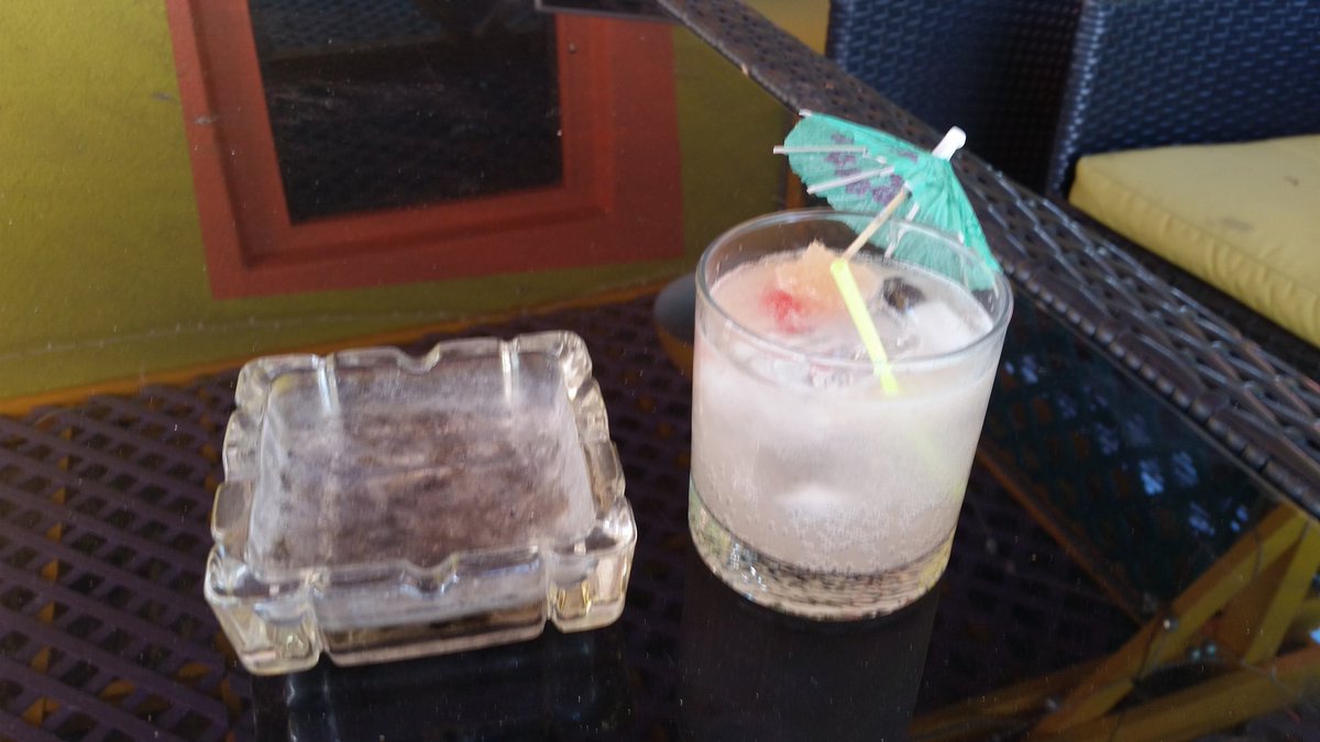 DougStanhope's tweet photo. Football in #SoberOctobert #SoberOctober - Mocktail of Canada Dry club soda and fresh squeeze grapefruit, garnish and add empty ashtray. https://t.co/lqsdzzZm6V