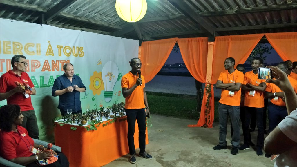 SG_labinno's tweet photo. La startup #DothanGroup coup cœur du jury du #hackathon #Larbreapalabres de @SocieteGenerale, avec son application #Keiwa accélérée pendant 2 mois au @LabInnovationSG après une Learning expédition à #Bengalore en #Inde vient de décrocher le 2ème Prix de #AfricaRethinkAwards2018. https://t.co/7Q7kb0F5pJ