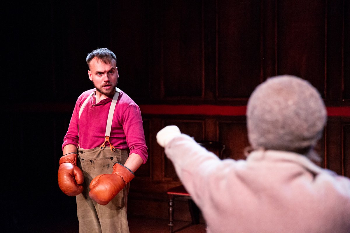 Troupe_Theatre's tweet photo. So are you tuned in to the brand new series of #StillOpenAllHours with #SweetSciencePlay @swkplay actor @Baxter3890 ? #londontheatre #comicchops @joyofse19 https://t.co/2jpngmszVJ