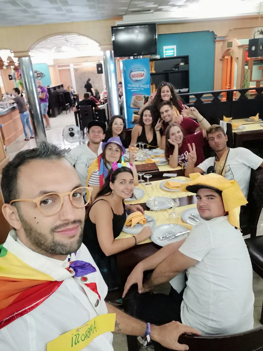cotxe_18's tweet photo. Últim sopar. Germanlr ral·liera!!
#TiRalli https://t.co/yNhLzIM68I