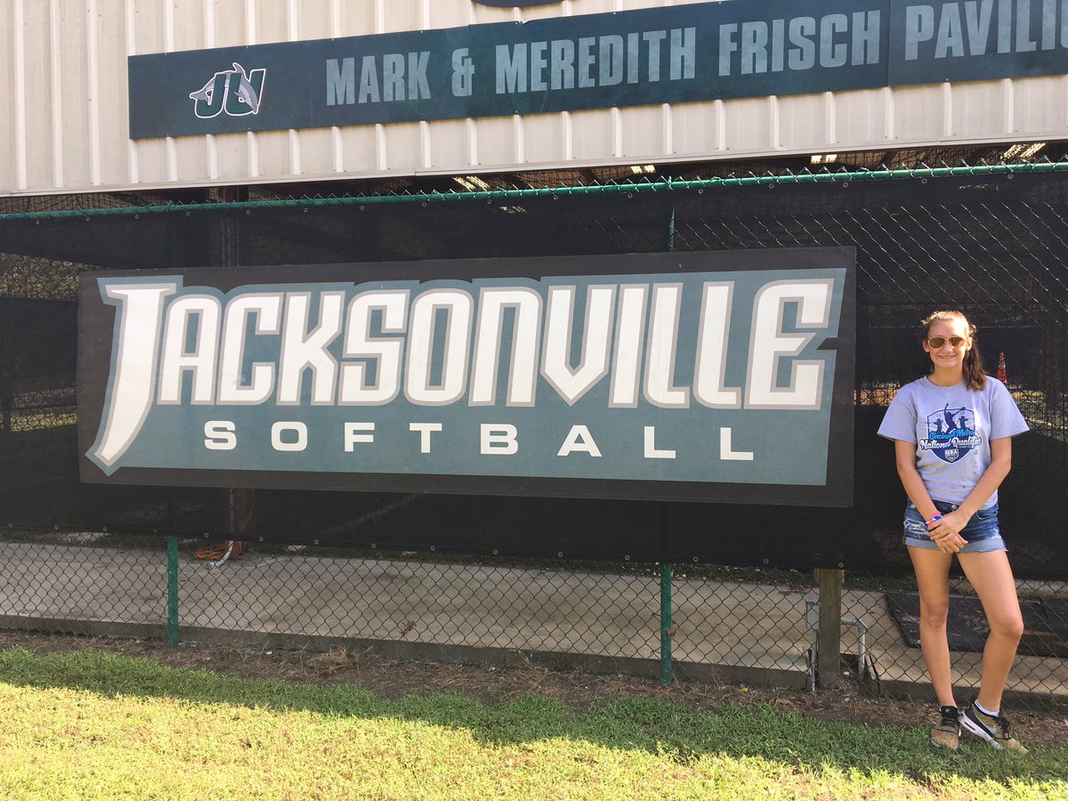 mzhurt623's tweet photo. Taking in some fall ball at Jacksonville University during vacation. #D1Softball @FH_Raiders https://t.co/w5KUEzloOO