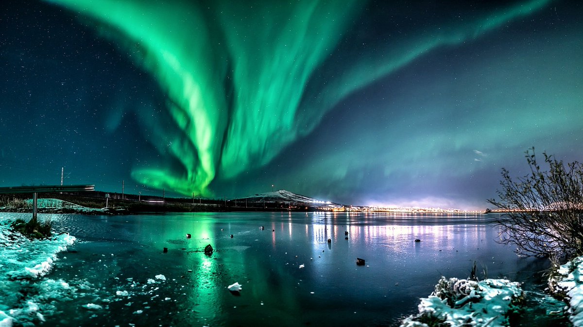AngryTheInch's tweet photo. What a night! 😍 
My beautiful Kiruna on the other side of the lake. :) https://t.co/lBFbcStxVc