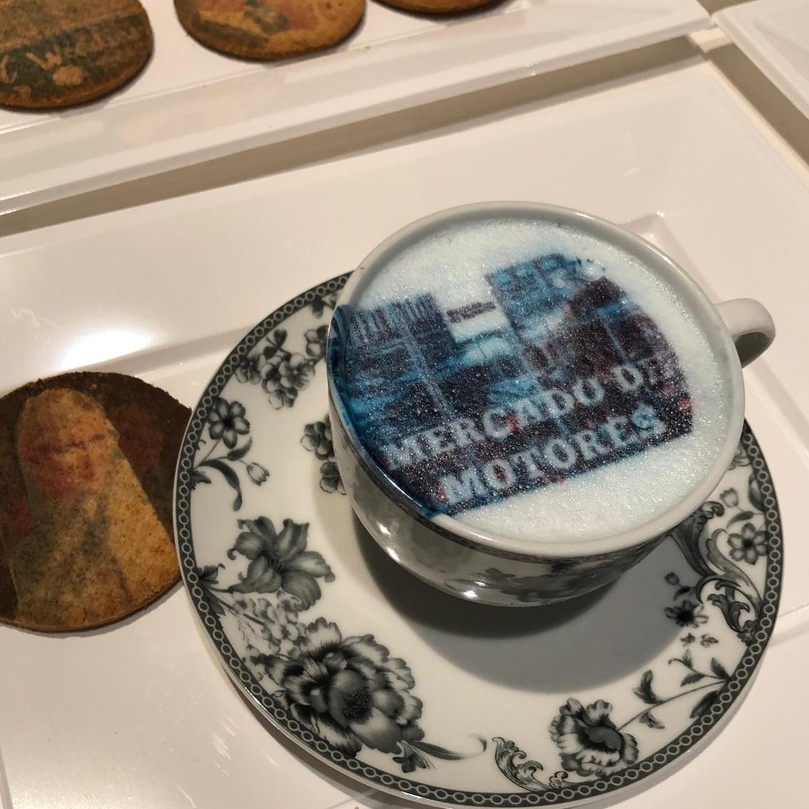 selfie_cafe's tweet photo. Te esperamos el próximo fin de semana en @mercadodemotores_oficial #madrid  #museodelferrocaril #motores #mercadodemotores #selfieccino https://t.co/WxURTS5Iak