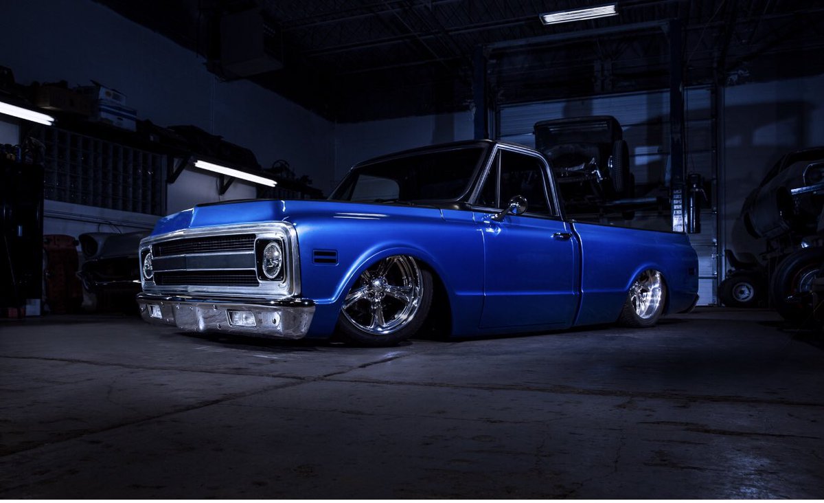 OTGdesigns's tweet photo. From our Throwback Week. Happy Sunday Everyone! #otg #onthegrounddesigns #photography #automotive #marketing #media https://t.co/WeiarMdW4w