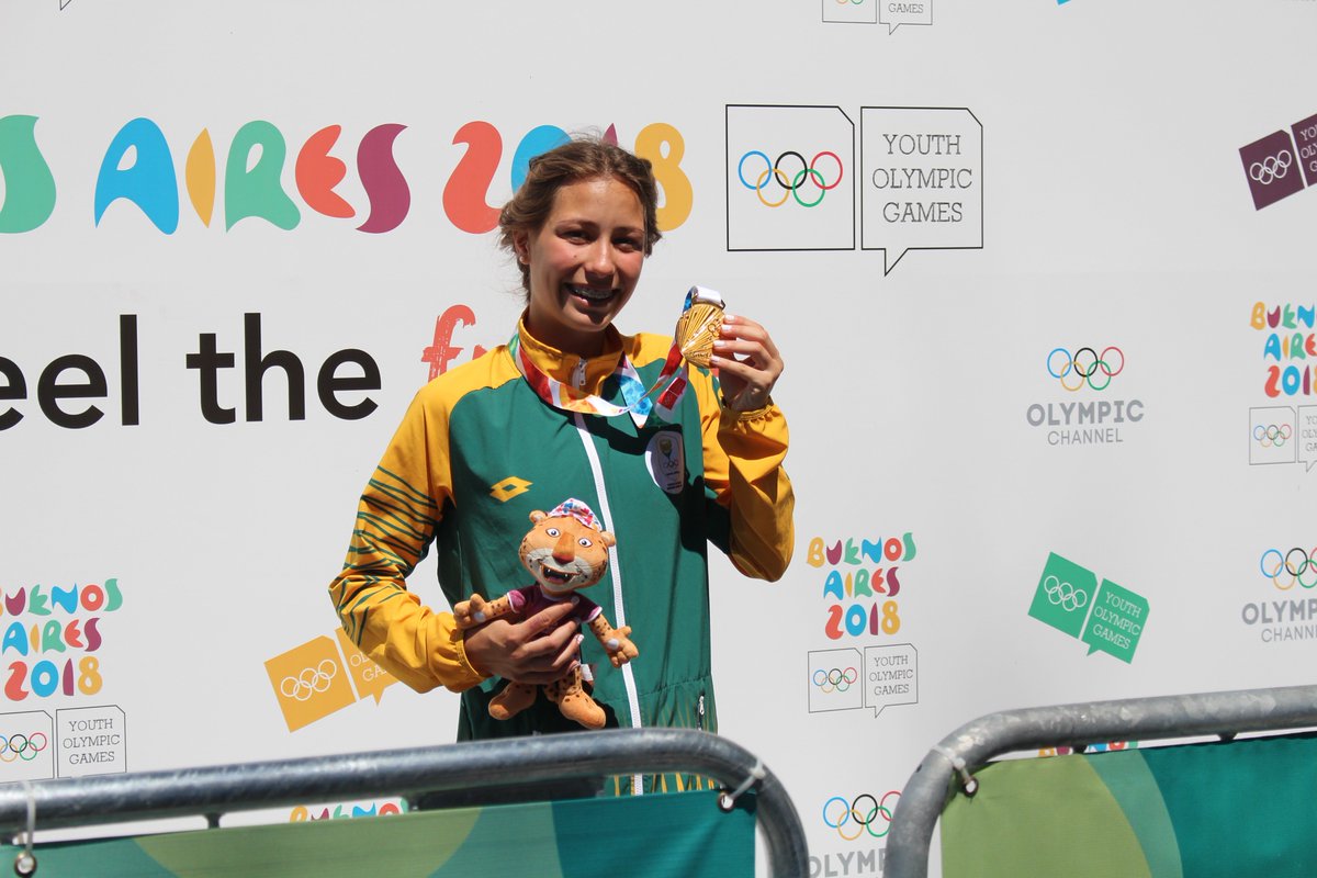 TRIARG's tweet photo. ORO PARA SUDÁFRICA 🇿🇦🥇
Excelente actuación de la sudafricana Amber Schlebusch que se quedó con la medalla de Oro en #triatlon en los Juegos Olímpicos de la Juventud @BuenosAires2018.
Plata para Sif Bendix Madsen (Dinamarca) y Bronce, Anja Weber (Suiza) https://t.co/hNCJUJYZLy