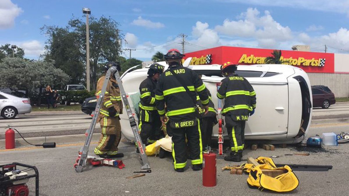 Rescue team frees woman from SUV after rollover crash in Broward bit.ly/2C2Im9F https://t.co/vY6yZrpELh