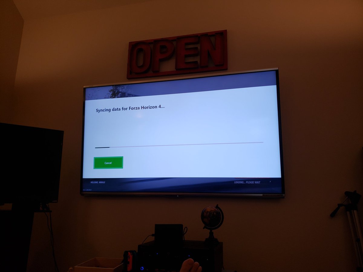 kal0's tweet photo. shhh I told my kids my #PC is sick... so they asked me if they can play on #XboxOneX ... sureee.... @Xbox is syncing all the PC Progress 😱😱🤯 Wow!! @PSVG @thexboxdrive @fluxtaposed @PSVGXboxEmpire #PCAnywhere #MindBlown https://t.co/Cj9TGg7QZy