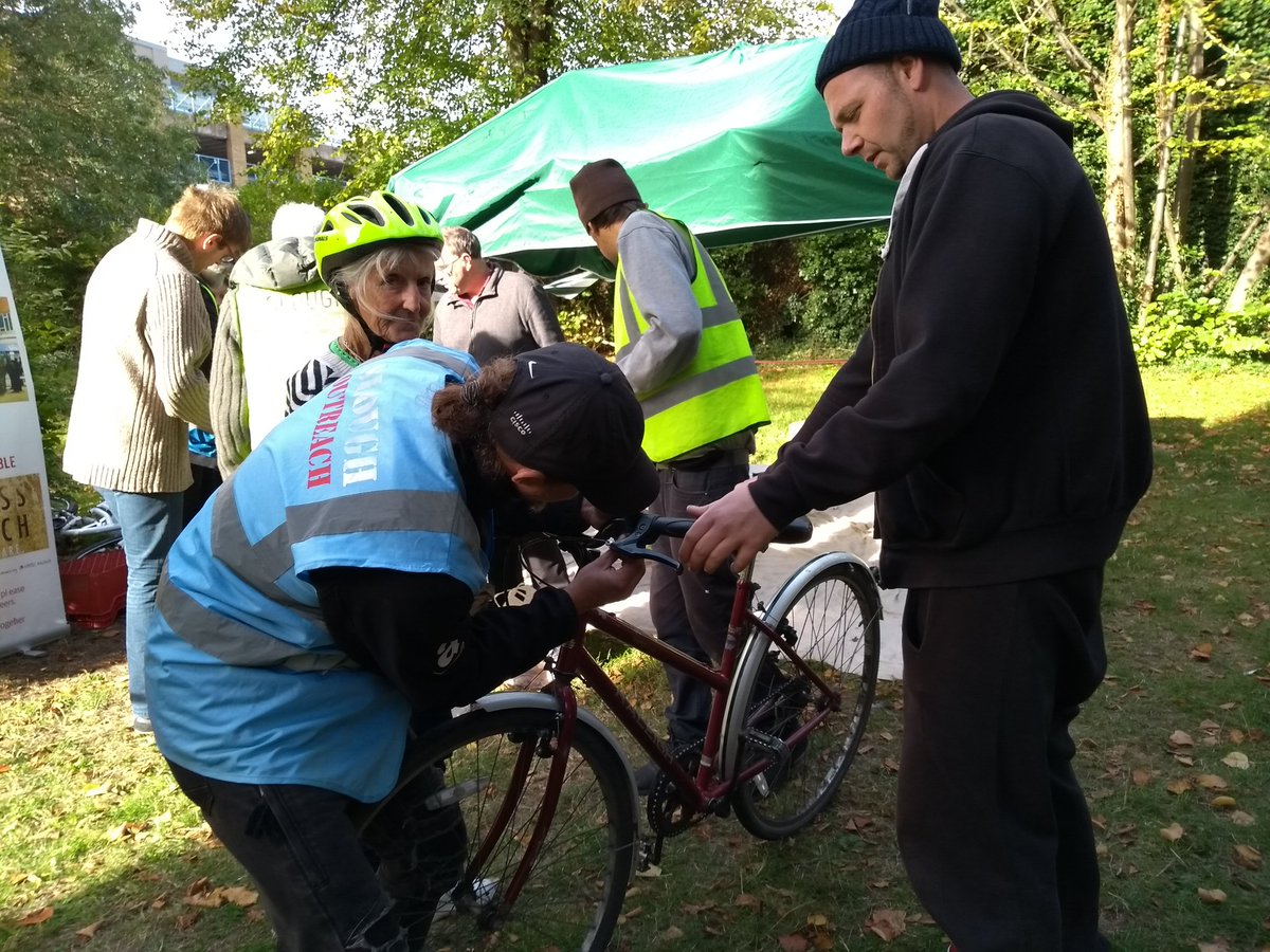 SloughOutreach's tweet photo. Sunday #BikeWorkshop๐ฒ at #StMarysChurch #Slough Thanks to everyone who donated parts and tools for our homeless bike project. Thanks for the continues support from @TVP_Slough #Sargent #AndyBarkham and @JonWarburtonEMS @PCMSS999 #FreeBikeRepairs #GeInvolved #LetsEndHomelessness https://t.co/CbVUf5QPBE