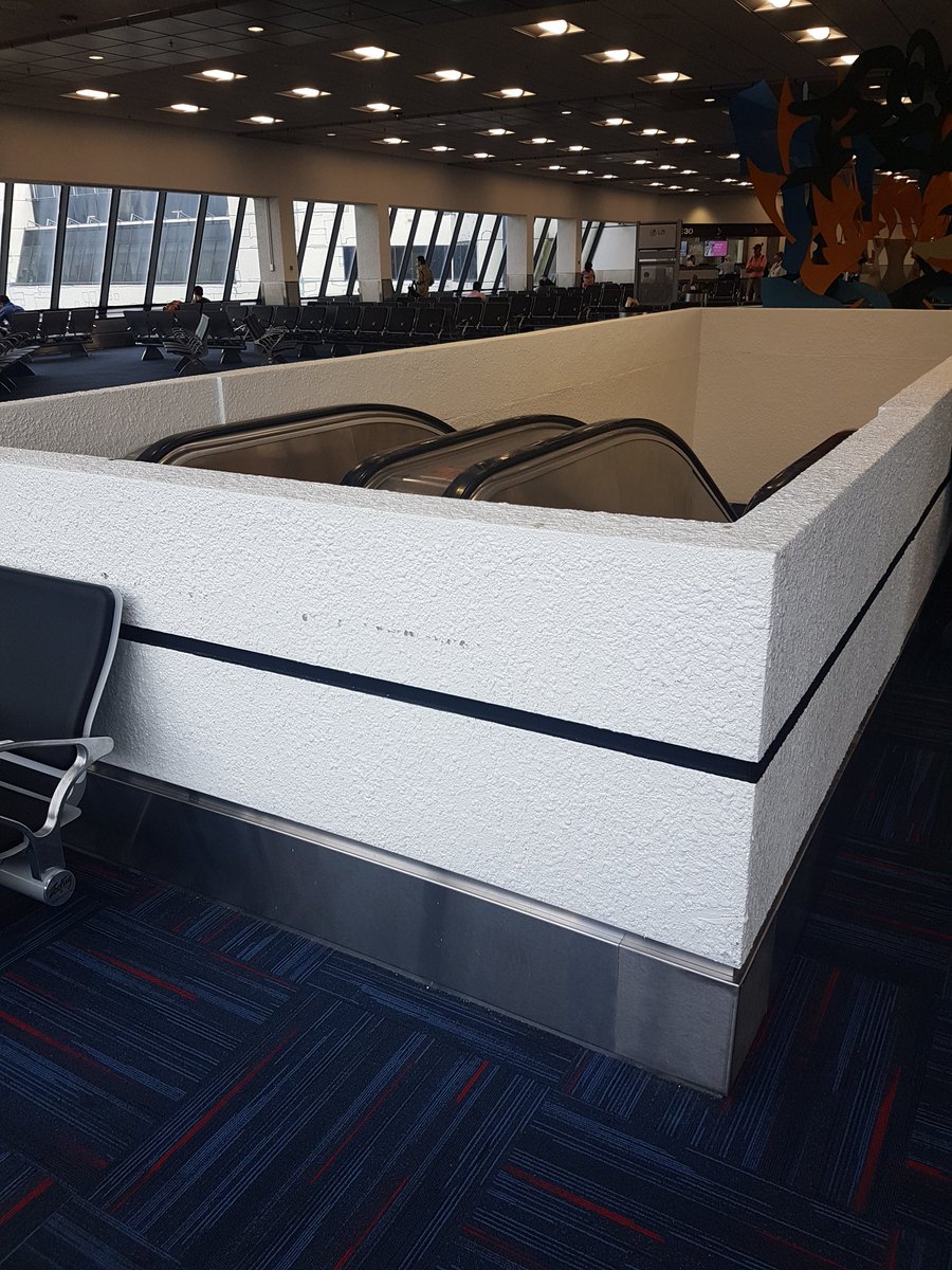 davidiwanow's tweet photo. Oh you sure you wanted the escalator installed here... @_youhadonejob1 #gate33 #Miamiairport https://t.co/IVTxVWz228