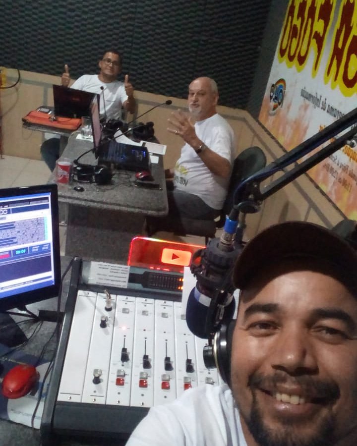 rolim_fm's tweet photo. Equipe Show  104.9 na cobertura das eleições 2018. 
Arno Voigt, Lucelio Campos , Luís Justo. 👏👏👏👏 https://t.co/bhaNPwVXih