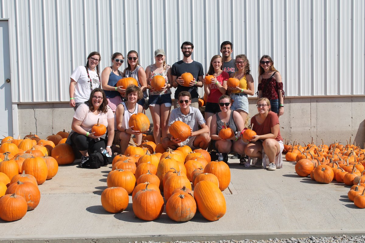 miamiHSAB's tweet photo. No one celebrates fall like HSAB (even if it is 80 degrees outside) ๐ #HSAB https://t.co/IuWCrChOXq