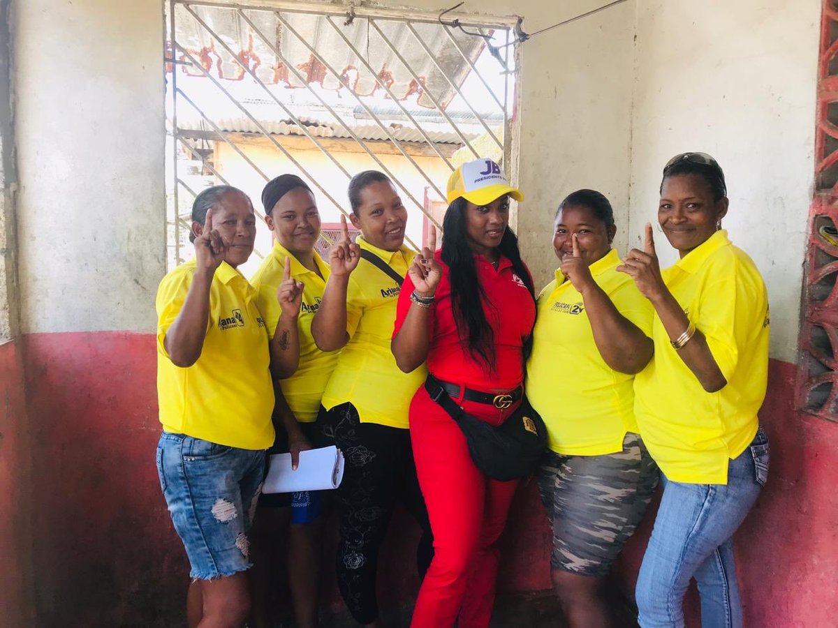 Josemelendezc_'s tweet photo. Nuestra copartidaria @veruzka1624 recorriendo #PuertoPilon y dejando claro que este Corregimiento es territorio #BLANDON, porque con @BlandonJose ganamos todos, @panamenistas este 28 de Octubre; #GanchoAl1☑️ https://t.co/4S6bbfAf0z