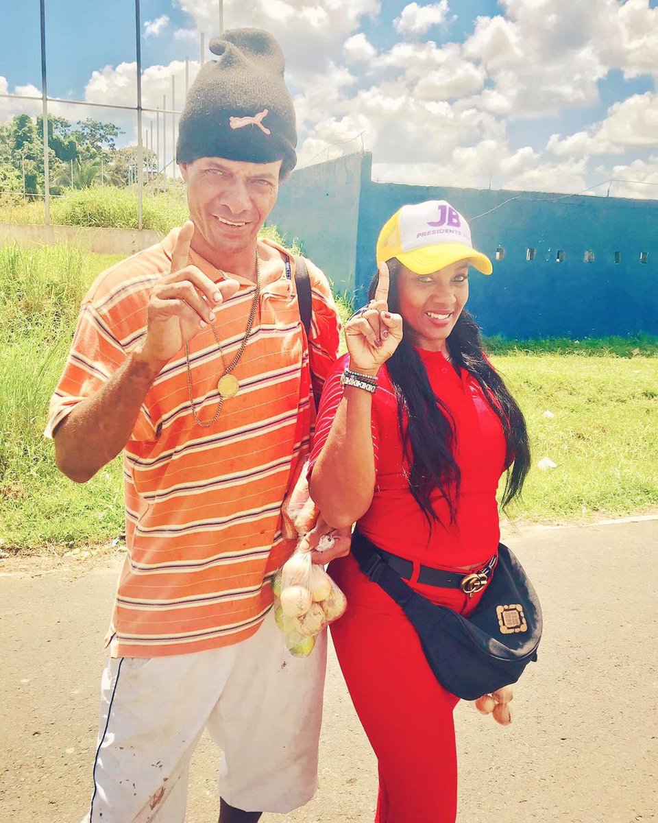Josemelendezc_'s tweet photo. Nuestra copartidaria @veruzka1624 recorriendo #PuertoPilon y dejando claro que este Corregimiento es territorio #BLANDON, porque con @BlandonJose ganamos todos, @panamenistas este 28 de Octubre; #GanchoAl1☑️ https://t.co/4S6bbfAf0z