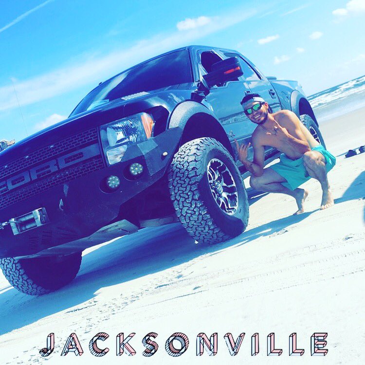 ChrisCrumley6's tweet photo. Gators win we celebrate by going to the beach born a gator die a gator💯🔥🔥🐊🐊🐊 https://t.co/mpDhg4t9Sy