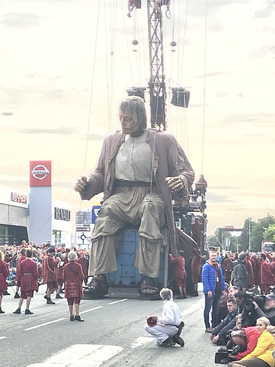 sudo2009's tweet image. Fab end to the weekend chasing giants around Liverpool @GiantSpectacle
