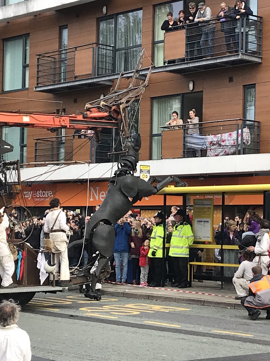 sudo2009's tweet image. Fab end to the weekend chasing giants around Liverpool @GiantSpectacle