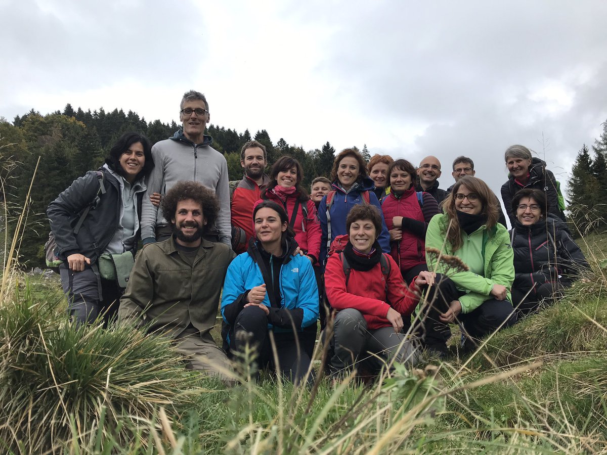 Toni_8_Romani's tweet image. Il #lupo e le sue #prede al corso sul riconscimento tracce e segni in #lessinia! #wolf #tracks #workshop #kokulandela #cybertrackeritalia #trackwatching