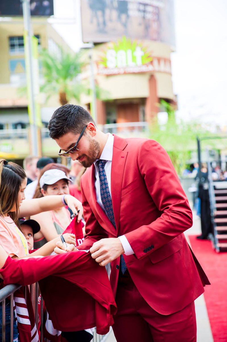 Last night’s red carpet was 🔥.  Head to Instagram.com/ArizonaCoyotes for more. https://t.co/73jH9DW64l