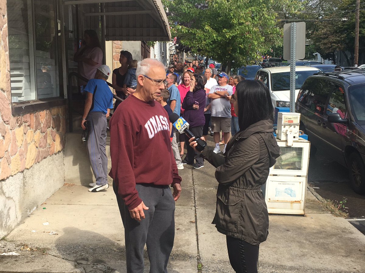 JuliaRoseNews's tweet photo. Coming up at 6 on @69News: hear from devastated customers &amp; the owners of Easton Baking who decided to close up shop today after 45 years in business https://t.co/X1BPAua8p6