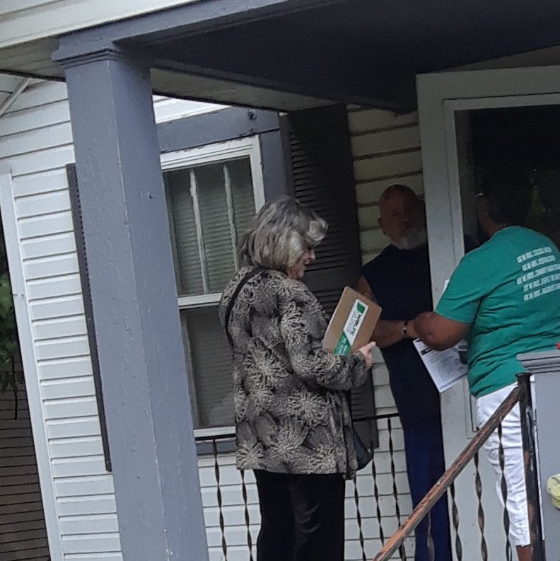 IndGreenParty's tweet photo. Thank you to our dedicated volunteers @ccg_tf for knocking on doors spreading the word about the Green Party and @WolfeForIndiana!! Without you, we wouldn't be where we are today!!
#DemExit #GreenEnter #GoGreen #VoteGreen #DemocracyOrBust #WriteInWolfe https://t.co/GVfynow0oV