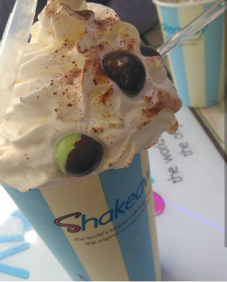 maisyneale's tweet photo. I really want to win the tickets for this week's The Vamps VIP giveaway for me and my sister to see you in Leicester because that's where she goes to university! It's an amazing city, plus they do excellent milkshakes!! ❤️🥤

@TheVampsband  #VampsTourUK2019 #Leicester https://t.co/rP1hfcl43r