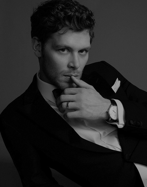 His attempt at #SeduceMeSunday 
For the one and only <a href="/CrownedRenegade/">C.</a>