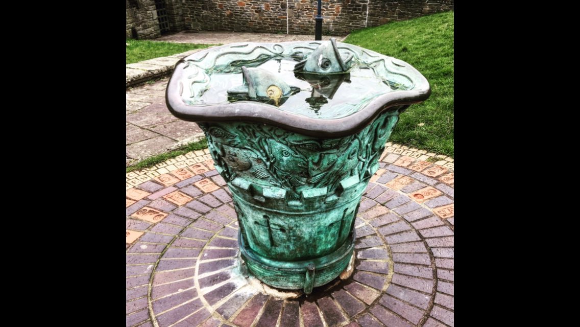 WeirdBristol's tweet photo. To celebrate the unveiling of sculptor Kate Malone’s drinking fountain on Castle Park in 1993, the day it was turned on, it flowed with an “unlimited” choice of either orange juice or red wine, depending on which fish head was selected. #Bristol https://t.co/JPxxZOsv53