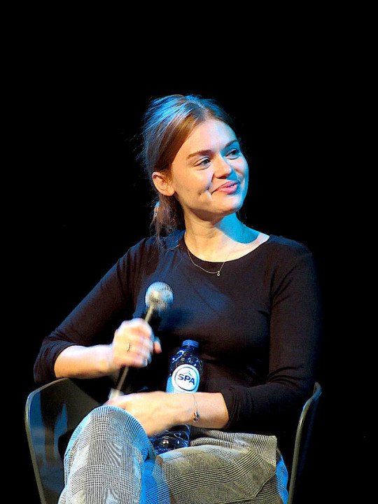 StydiasSa's tweet photo. Holland Roden at WereWolCon IV - October 7, 2018 https://t.co/f3GKEBouDe
