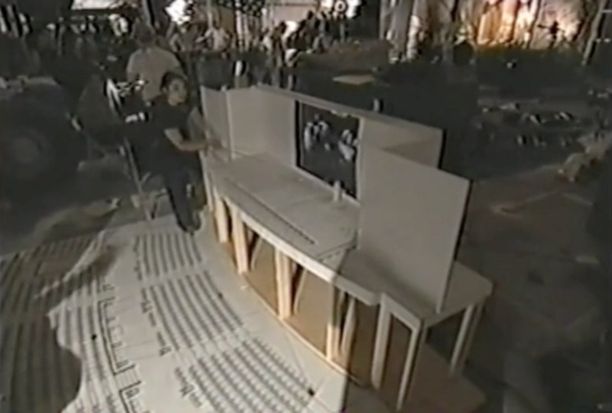 CafeFantasia's tweet photo. "We dubbed it Eyeline Theatre. The idea was, why don't we pretend that the monitor screen is the theatre screen, and build a little miniature stage right in front of it." 👀
#JerryRees about getting #CinéMagique's sightlines right, on @TiaraTalkShow.
https://t.co/EqqueCt5py https://t.co/JnbhHpvz5a