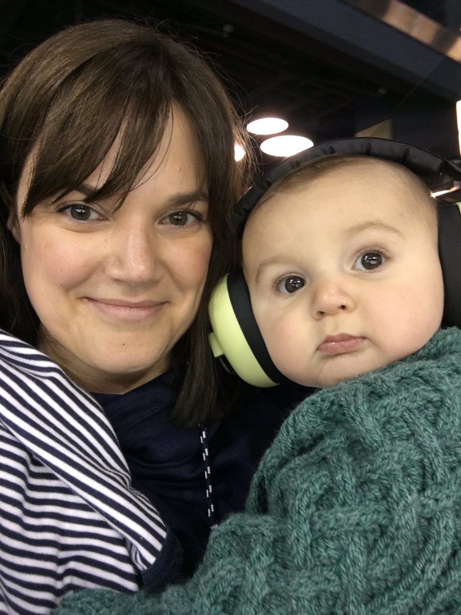 liz_colleran's tweet image. First hockey game! #irishvision @NDHockey