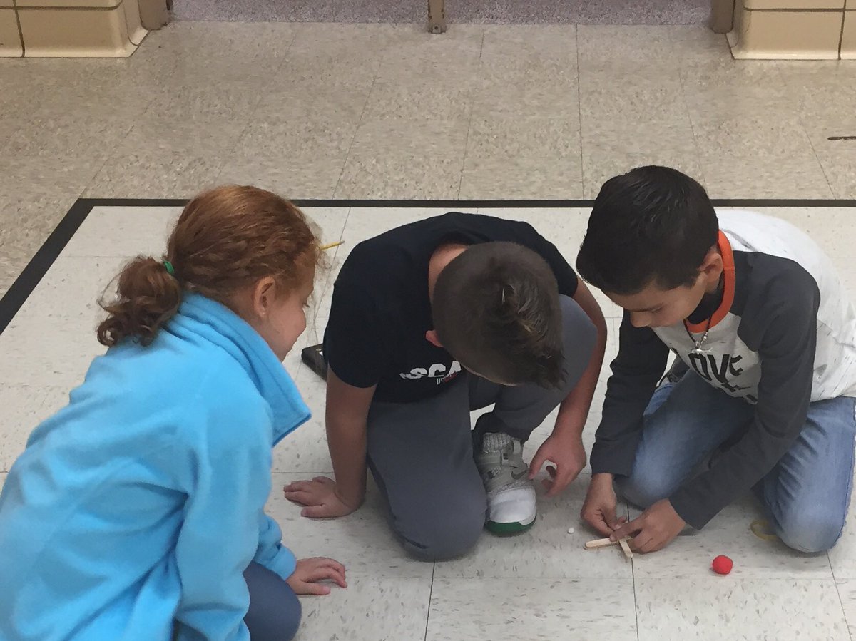 Second grade students got to work on a STEM catapult activity with the principal this past Friday.   The students learned about a catapult and had time to build their own.  #copleypride
