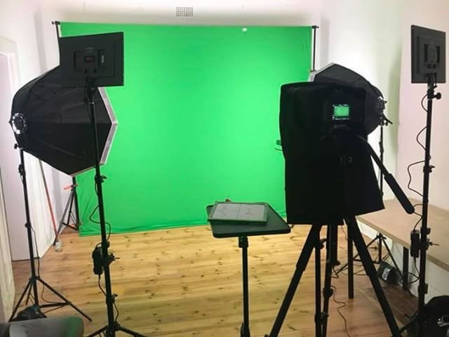 We have finally finished setting up our new film studio in South Yarra! Exciting time ahead.... Watch this space!!! #videoproduction #translation #auslan #videopromo #auslanconsultancy #auslan : @auslanconsult