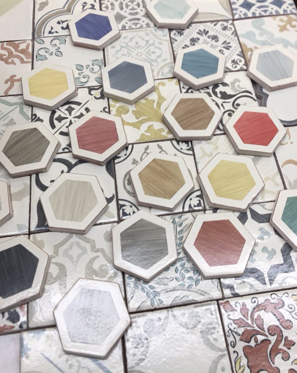 Maroc by Ken Mason Tile 

#kenmasontile #tile #handpaintedtile #maroc #madeincalifornia #interiordesign #handmadetile #imperialtile