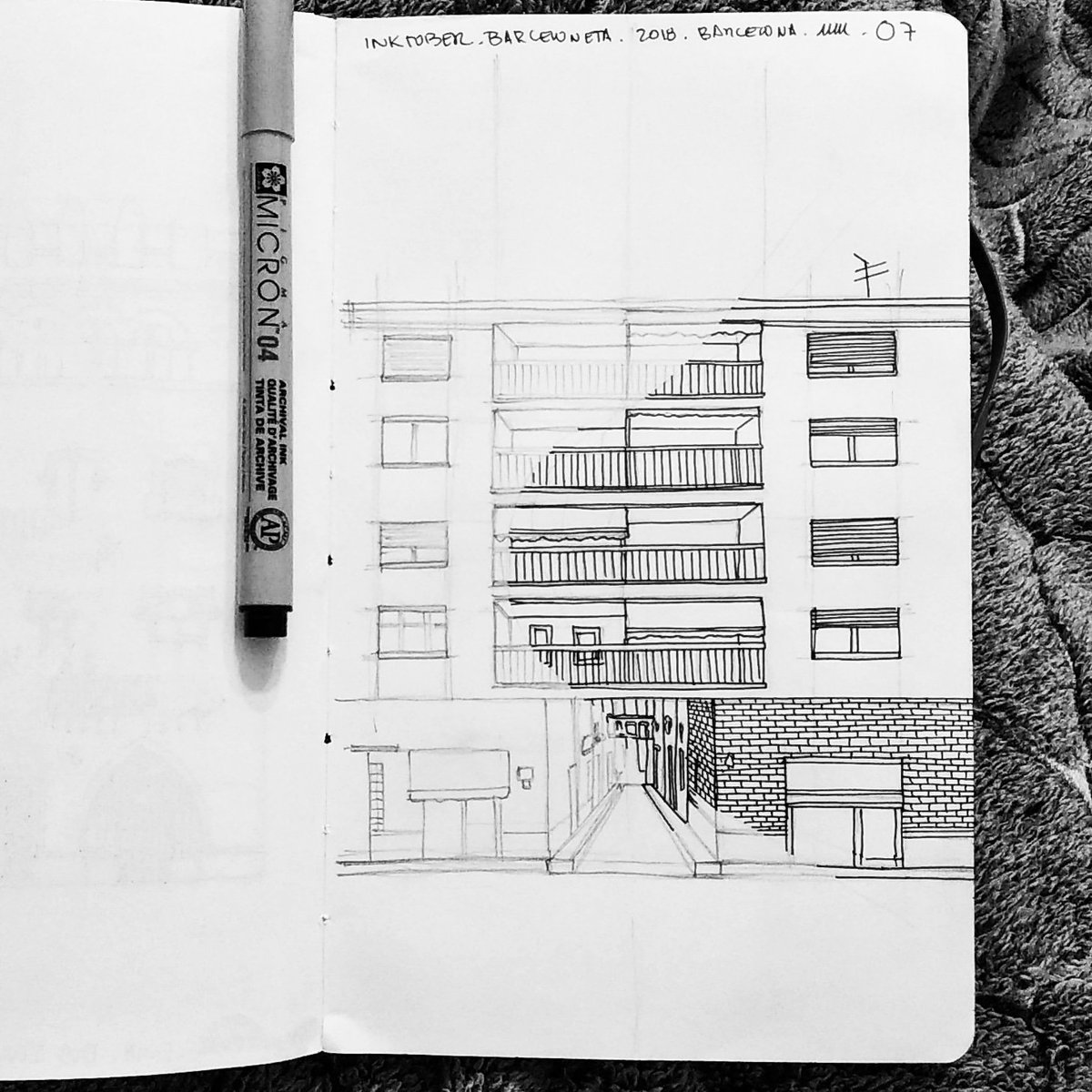 marylink's tweet photo. #Inktober2018 7/31

#inktober #illustration #Ink #architecture #drawing #Barcelona #Mar2018 #inktoberday7 https://t.co/UlQyO1SBdk