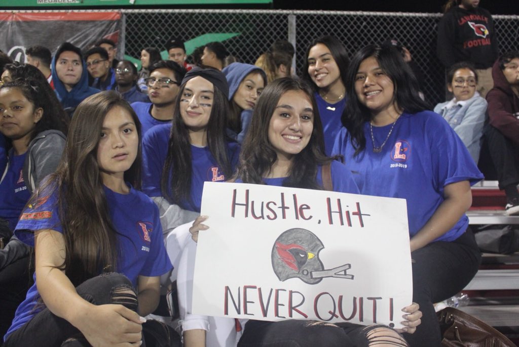 LWLinKrew's tweet photo. Link Krew 💙💙💙💙’s Cardinal Football!!! #theCVway #LawndaleLinKrew https://t.co/BbnchSOooS