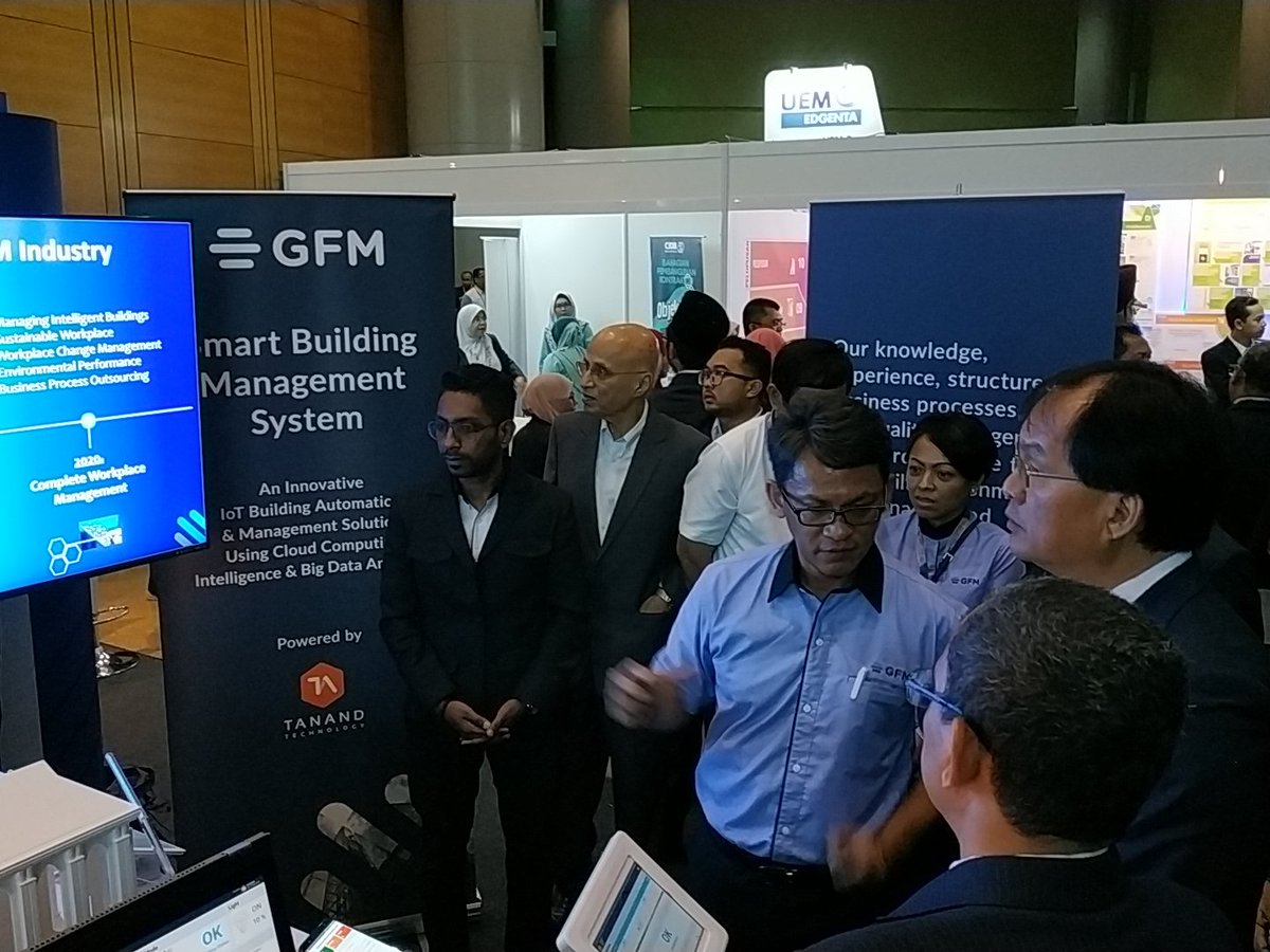 moworksmy's tweet photo. YB @baru_bian melawat gerai-gerai pameran sempena #NAFAM2018 https://t.co/MN1WripXaZ