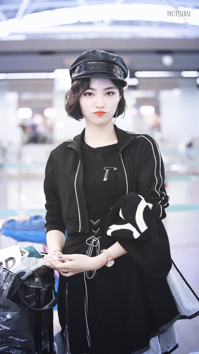jiaqipics's tweet photo. #许佳琪 #쉬쟈치 https://t.co/opvfMWG8H3