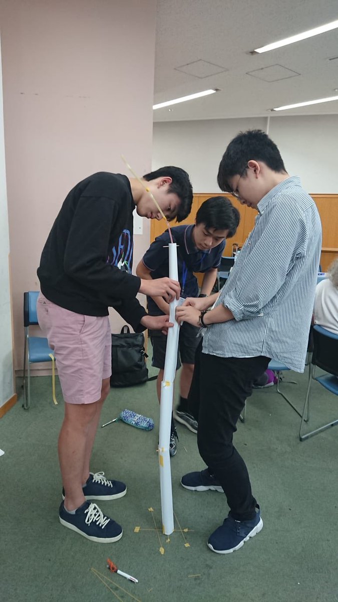 BST_Secondary's tweet photo. Cards and spaghetti towers at the #NEAMC competition! @BST_Tokyo https://t.co/j8AOoHKquw