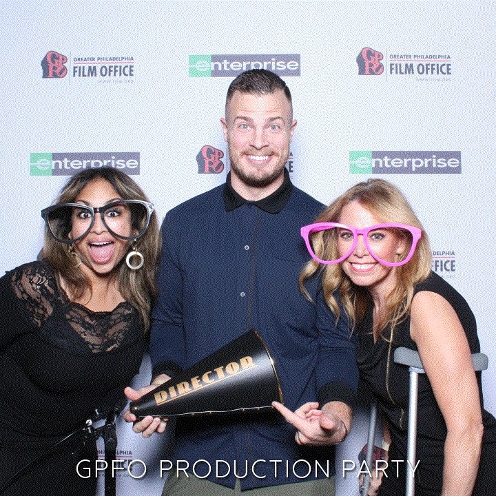 SheilaShowPHL's tweet photo. 1.2.3. Go....only seconds🕛 to capture each new 📸pose with props 🥊🥊👓😎🎬🎞🎥 💕at @GPFO #ProductionParty. 
Thx #centercityphoto. https://t.co/bB85wTc7lN