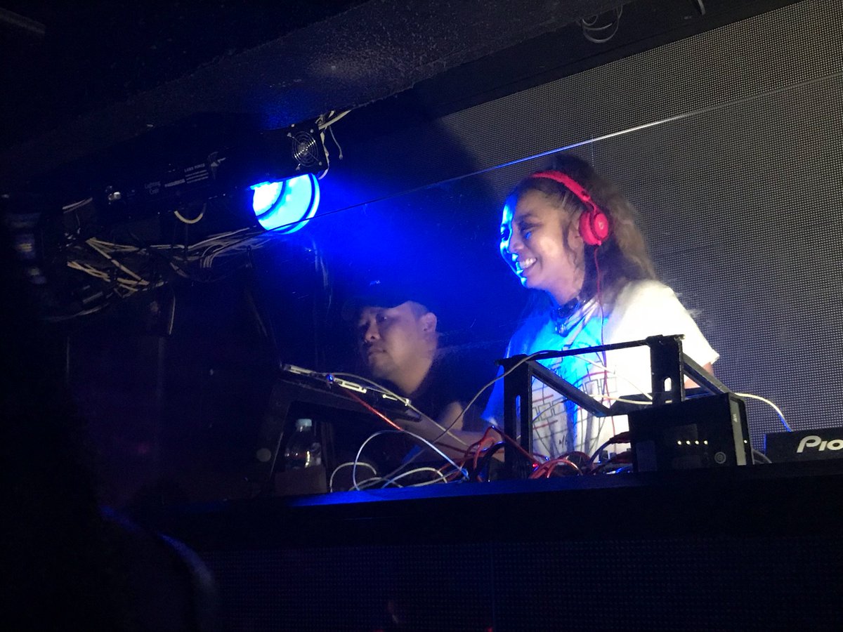 ikuney616's tweet photo. 余韻スゴイ♪
つーか今どきのジャマイカの若者は、顔ちぃーちゃくてスラっとしてて男前ですこと🇯🇲
#medz #chromatic #sami_t #bakersteez #theultimatetour #club_x https://t.co/6TIjTgppsV